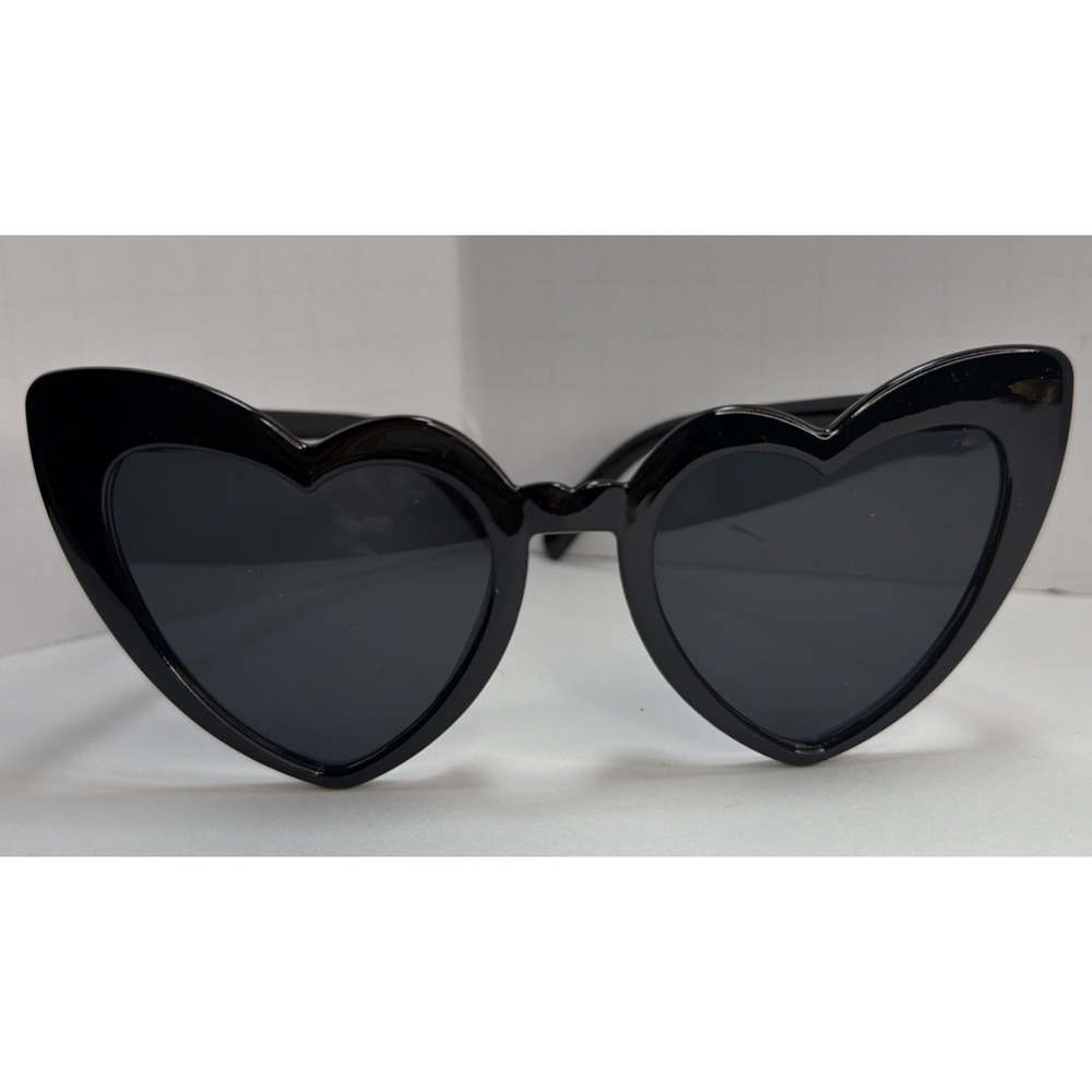 Women's Black Heart Shape Sunglasses Retro Oversized Fashion Shades